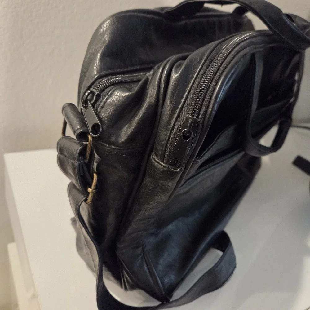 Leather laptop shoulder bag 15x9x6 Inch Book Bag